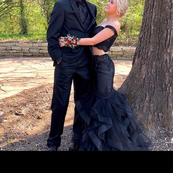 Prom dress from 2018! - Picture 6 of 8